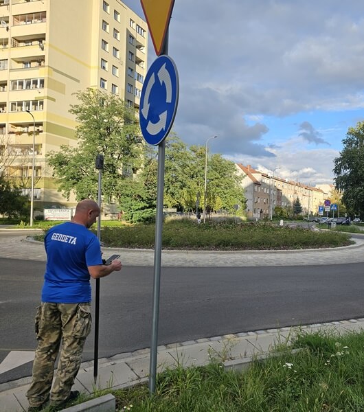geodeta Twardogóra usługi geodezyjne pomiary